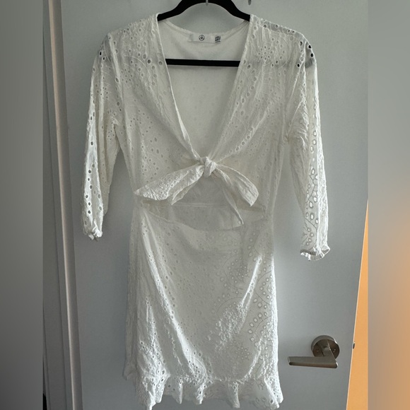 Like new Missguided cotton eyelet tie-front dress - Picture 1 of 3